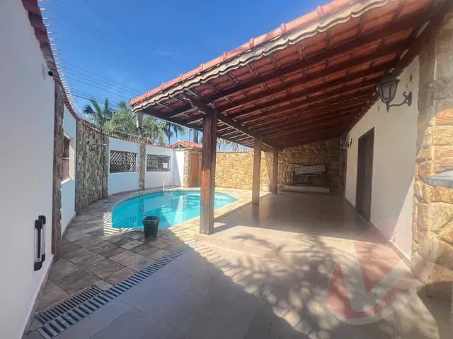 Casa com 300m² 3 quartos e 3 banheiros, à venda, no bairro Real em Praia Grande
