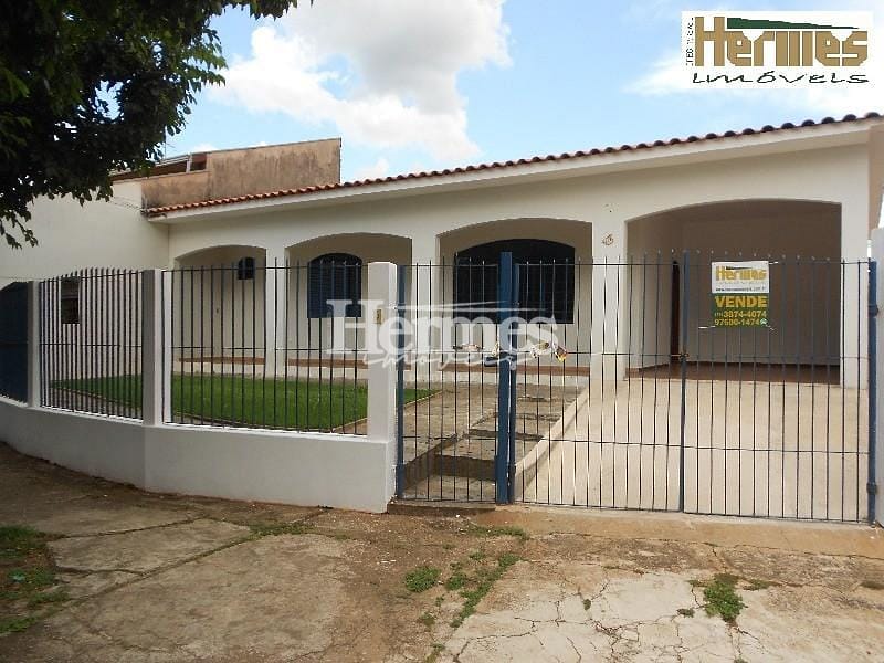 Casa, 3 quartos, 207 m² - Foto 2