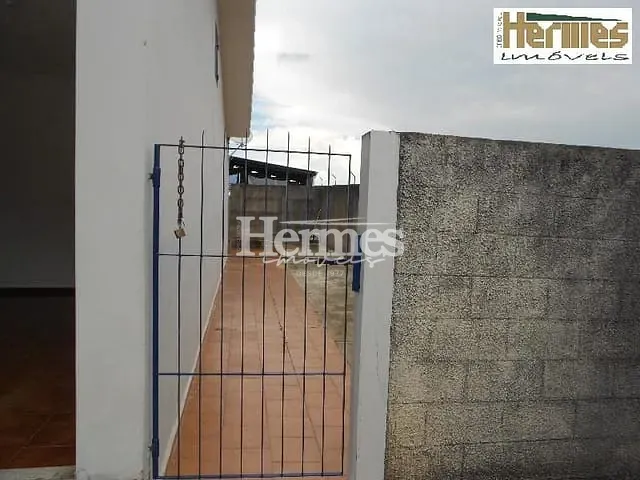 Casa com 500m² 3 quartos e 2 banheiros, à venda, no bairro Vila Bressani em Paulínia