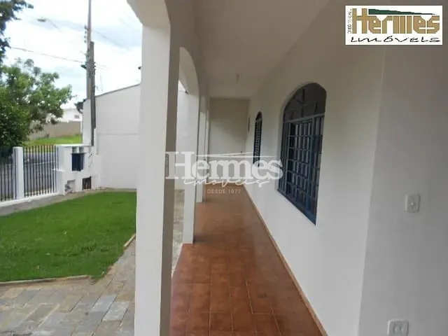 Casa com 500m² 3 quartos e 2 banheiros, à venda, no bairro Vila Bressani em Paulínia