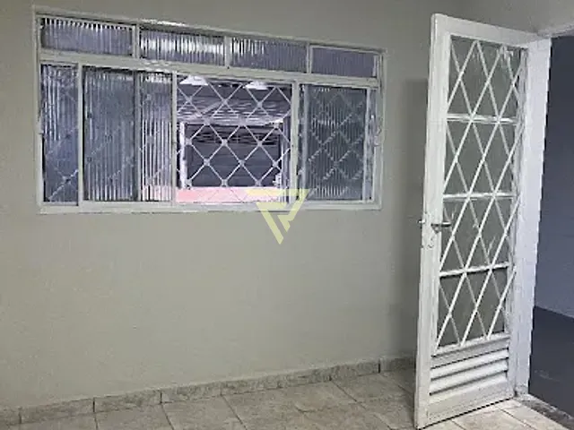 Casa com 200m² 2 quartos e 2 banheiros, à venda, no bairro Antônio Marincek em Ribeirão Preto