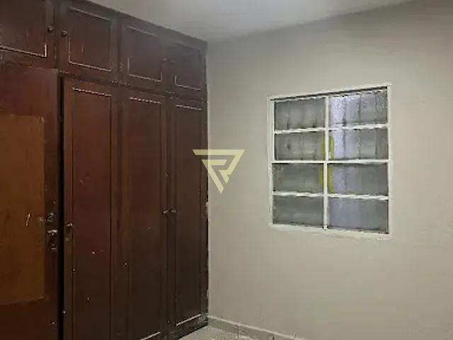 Casa com 200m² 2 quartos e 2 banheiros, à venda, no bairro Antônio Marincek em Ribeirão Preto