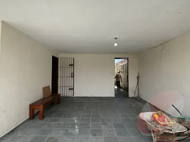 Casa com 250m² 2 quartos e 2 banheiros, à venda, no bairro Real em Praia Grande