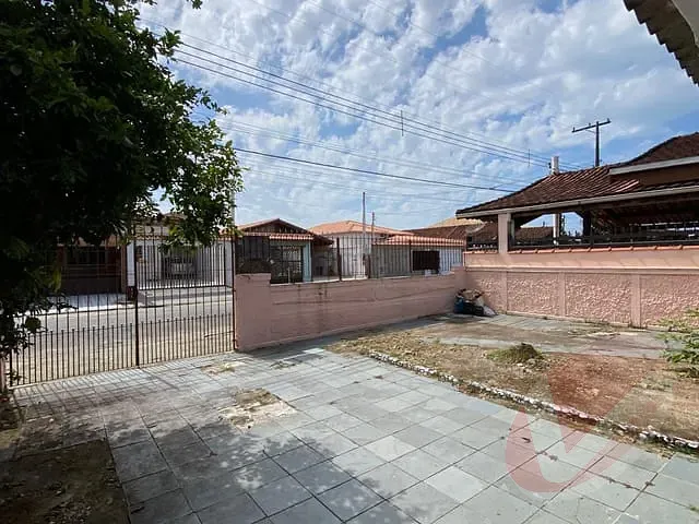 Casa com 250m² 2 quartos e 2 banheiros, à venda, no bairro Real em Praia Grande