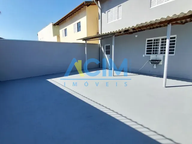 Casa com 250m² 1 quarto e 1 banheiro, para alugar, no bairro Nova Jaguariúna em Jaguariúna