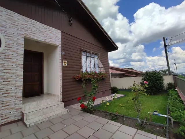 Casa com 630m² 3 quartos e 2 banheiros, à venda, no bairro Jardim Carvalho em Ponta Grossa