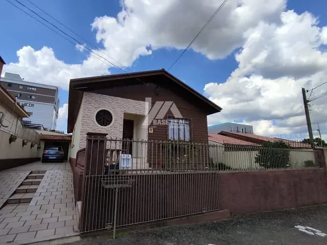 Casa com 630m² 3 quartos e 2 banheiros, à venda, no bairro Jardim Carvalho em Ponta Grossa