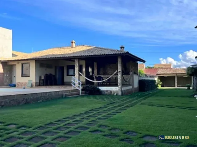 Casa com 273m² 5 quartos e 5 banheiros, à venda, no bairro GRUSSAI em Campos dos Goytacazes