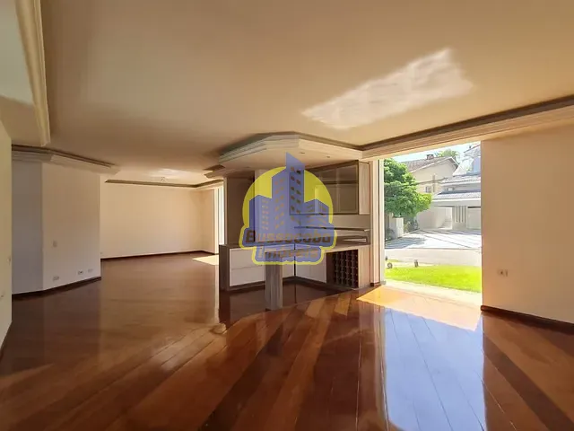 Casa com 850m² 4 quartos e 8 banheiros, à venda, no bairro Alphaville em Santana de Parnaíba