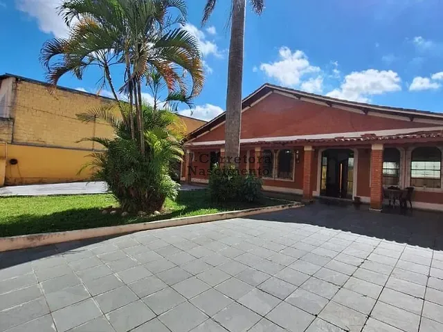 Casa com 457m², à venda, no bairro Vila Pinheiro em Jacareí