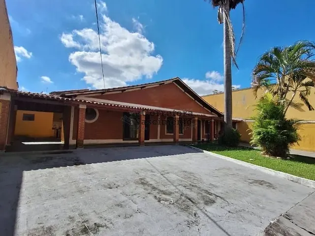 Casa com 457m², à venda, no bairro Vila Pinheiro em Jacareí