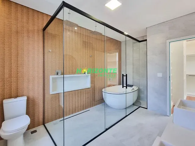 Casa com 540m² 5 quartos e 6 banheiros, à venda ou para alugar, no bairro Condomínio Residencial Alphaville em São José dos Campos