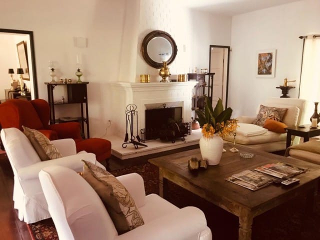 Casa com 31208m², à venda, no bairro Quarteirão Brasileiro em Petrópolis