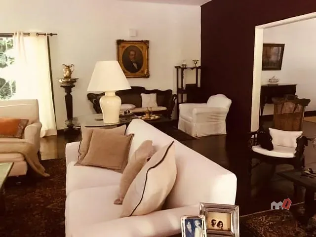 Casa com 31208m², à venda, no bairro Quarteirão Brasileiro em Petrópolis