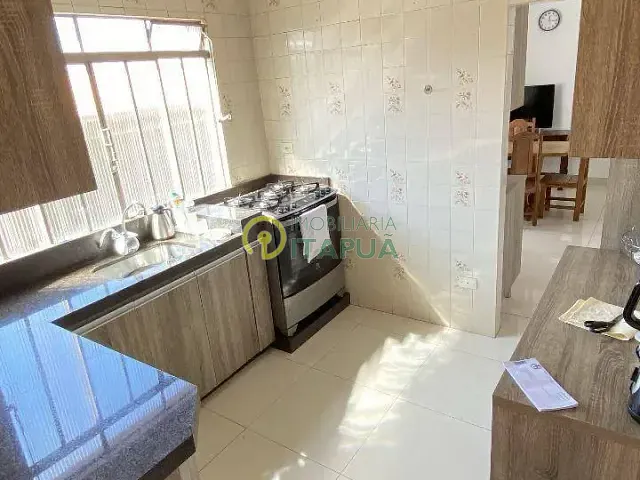 Casa com 360m² 3 quartos e 2 banheiros, à venda, no bairro Jardim Piza em Londrina
