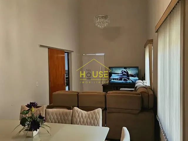 Casa com 240m² 3 quartos e 1 banheiro, à venda, no bairro Parque Residencial do Lago em Votuporanga