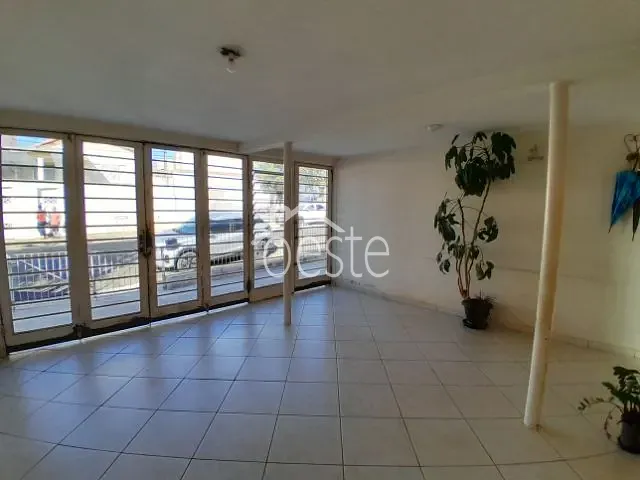 Casa com 307m² 3 quartos e 1 banheiro, à venda ou para alugar, no bairro Centro em Santa Bárbara D'Oeste