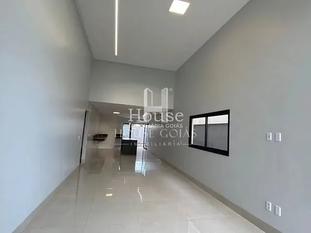 Casa com 312m² 3 quartos e 4 banheiros, à venda, no bairro Jardim Cristal em Aparecida de Goiânia