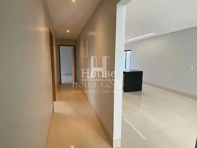 Casa com 312m² 3 quartos e 4 banheiros, à venda, no bairro Jardim Cristal em Aparecida de Goiânia