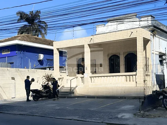 Casa com 516m², para alugar, no bairro Derby em Recife
