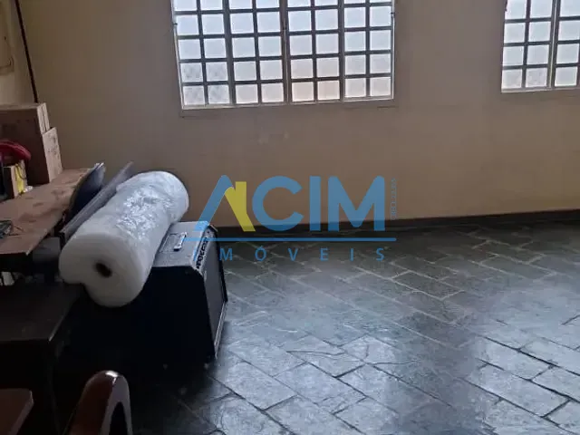 Casa com 250m² 3 quartos e 2 banheiros, à venda, no bairro Nova Jaguariúna em Jaguariúna