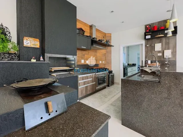 Casa com 541m² 4 quartos e 6 banheiros, à venda ou para alugar, no bairro Condomínio Residencial Jaguary em São José dos Campos