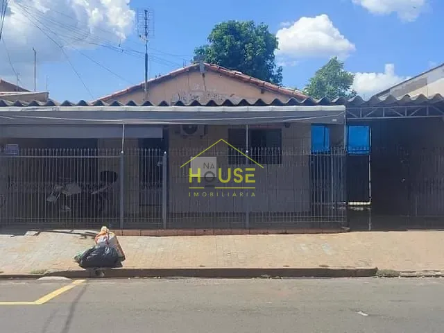 Casa com 340m² 3 quartos e 1 banheiro, à venda, no bairro Santa Eliza em Votuporanga