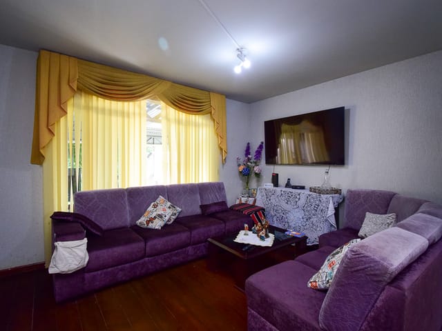 Casa com 1723m² 3 quartos e 4 banheiros, à venda, no bairro Santa Felicidade em Curitiba