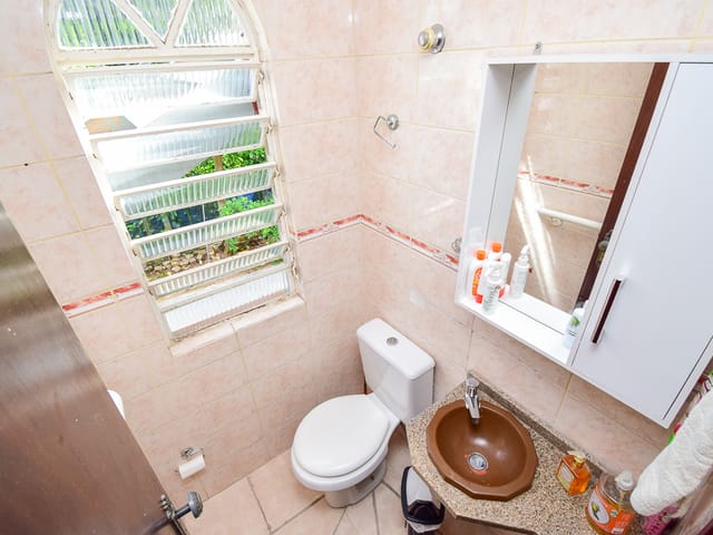 Casa com 1723m² 3 quartos e 4 banheiros, à venda, no bairro Santa Felicidade em Curitiba