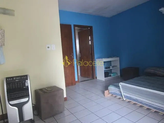 Casa com 300m² 3 quartos e 2 banheiros, à venda, no bairro Residencial Comercial Vila Verde em Pindamonhangaba