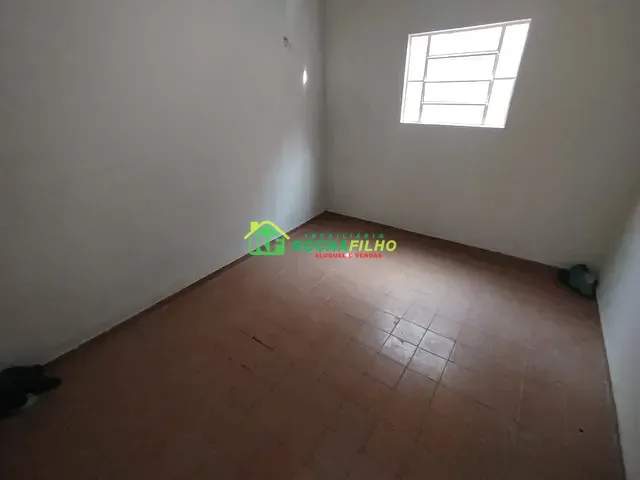 Casa com 162m² 3 quartos e 2 banheiros, à venda ou para alugar, no bairro Parque Piauí em Teresina