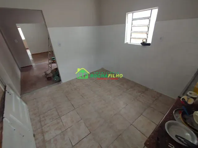 Casa com 162m² 3 quartos e 2 banheiros, à venda ou para alugar, no bairro Parque Piauí em Teresina
