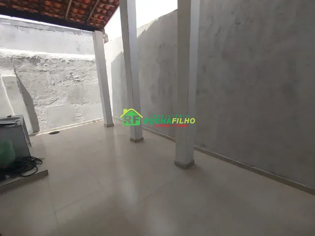 Casa com 162m² 3 quartos e 2 banheiros, à venda ou para alugar, no bairro Parque Piauí em Teresina