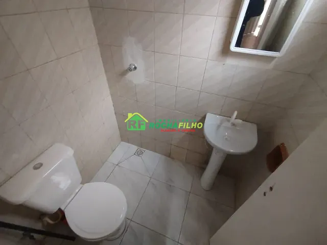 Casa com 162m² 3 quartos e 2 banheiros, à venda ou para alugar, no bairro Parque Piauí em Teresina