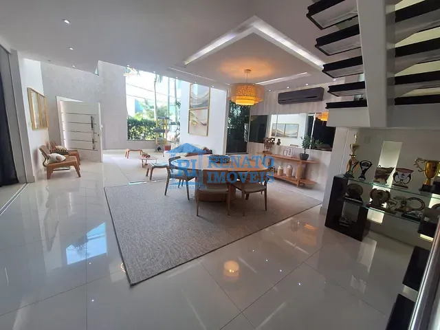 Casa com 360m² 4 quartos e 5 banheiros, à venda, no bairro SÃO JOSE DO IMBASSAÍ em Maricá