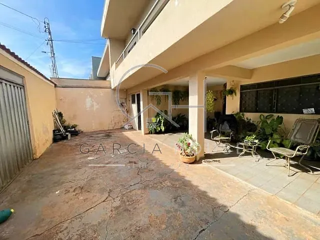 Sobrado com 250m² 4 quartos e 2 banheiros, à venda, no bairro Parque dos Bandeirantes em Ribeirão Preto