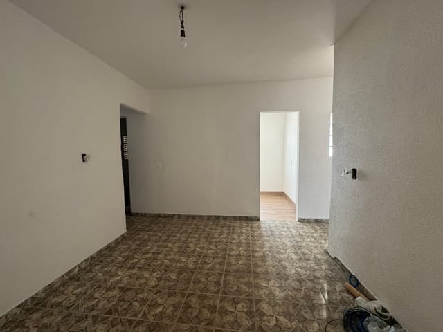 Casa com 310m² 3 quartos e 1 banheiro, à venda, no bairro Jardim Santa Rosa em Campinas