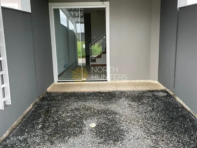 Casa com 66m² 2 quartos e 2 banheiros, à venda, no bairro Paranaguamirim em Joinville