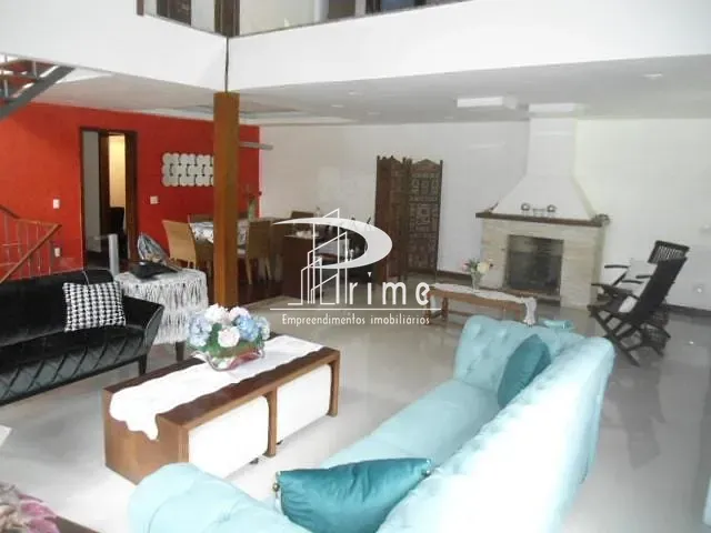 Casa com 736m² 3 quartos e 4 banheiros, à venda, no bairro Maria Paula em Niterói