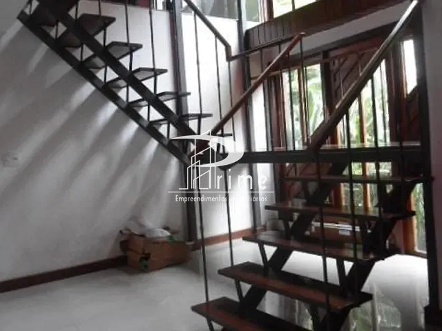 Casa com 736m² 3 quartos e 4 banheiros, à venda, no bairro Maria Paula em Niterói