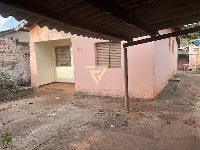 Casa com 300m² 2 quartos e 1 banheiro, à venda, no bairro Parque Ribeirão Preto em Ribeirão Preto