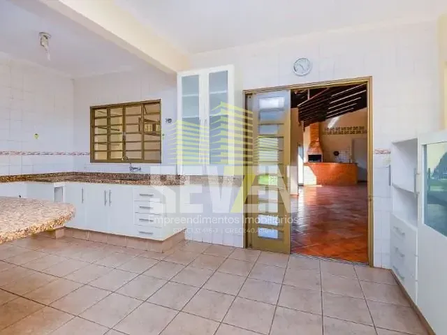 Casa com 220m² 4 quartos e 4 banheiros, à venda, no bairro Jardim Brasil em Bauru