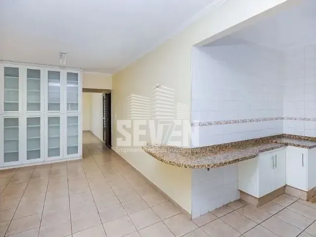 Casa com 220m² 4 quartos e 4 banheiros, à venda, no bairro Jardim Brasil em Bauru