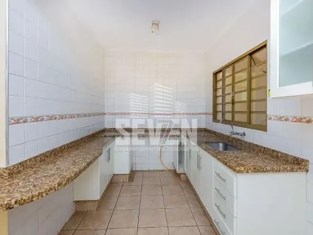 Casa com 220m² 4 quartos e 4 banheiros, à venda, no bairro Jardim Brasil em Bauru
