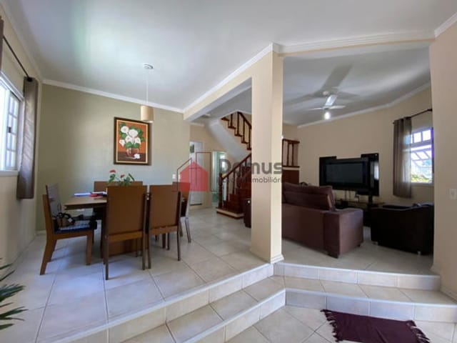 Casa com 409m², à venda, no bairro Urbanova em São José Dos Campos