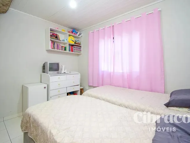 Casa com 140m² 2 quartos e 1 banheiro, à venda, no bairro Campo de Santana em Curitiba