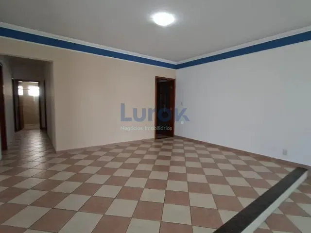 Casa com 250m² 3 quartos e 3 banheiros, para alugar, no bairro Parque Jambeiro em Campinas