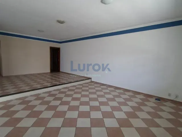 Casa com 250m² 3 quartos e 3 banheiros, para alugar, no bairro Parque Jambeiro em Campinas