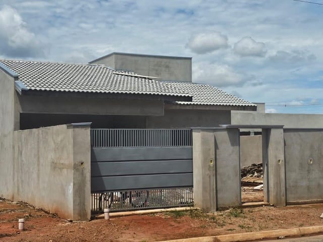 Casa com 301m² 2 quartos e 1 banheiro, à venda, no bairro Residencial Santa Rosa em Sinop