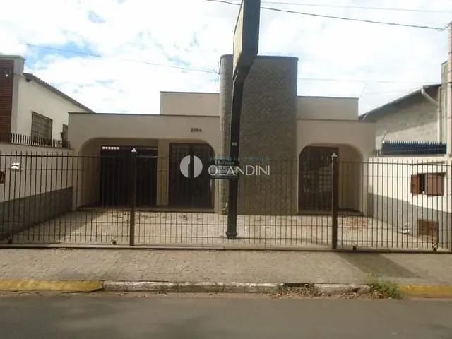 Casa com 300m² 2 quartos e 2 banheiros, à venda, no bairro Jardim Arrivabene II em Artur Nogueira